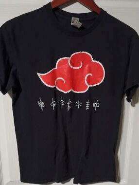 Gildan Black T-Shirt with Red Cloud Graphic